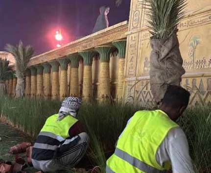 Egypt zone: grasses along the temple colonnade